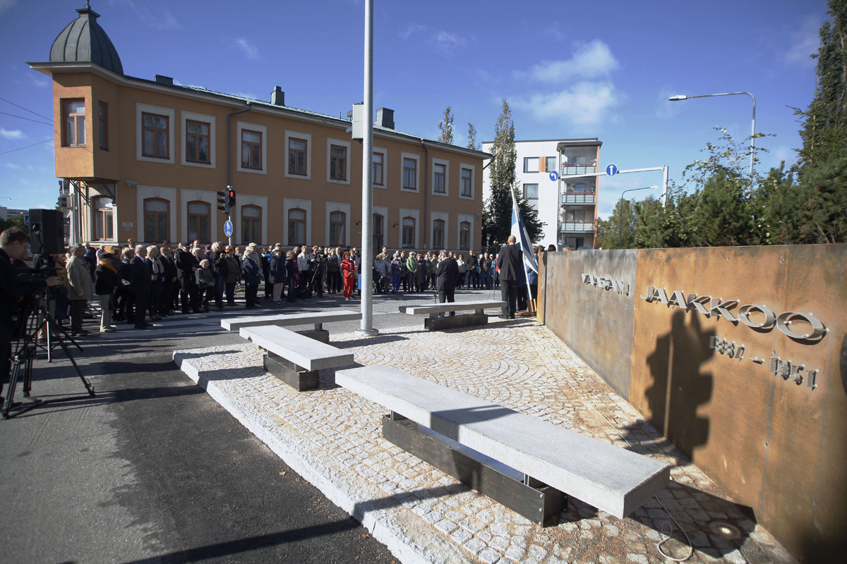 Vaasan Jaakkoo muistomerkin paljastustilaisuus